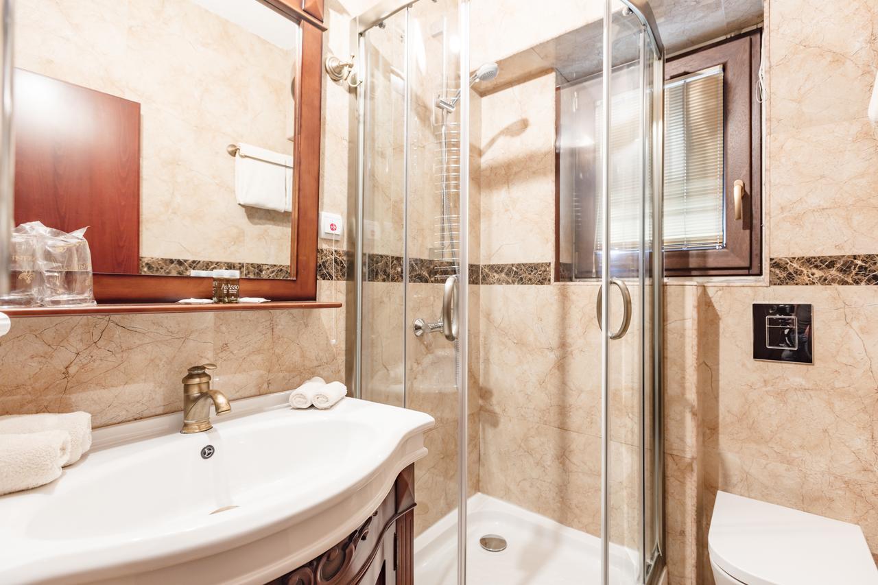 Hotel Senigallia Скоп'є Екстер'єр фото